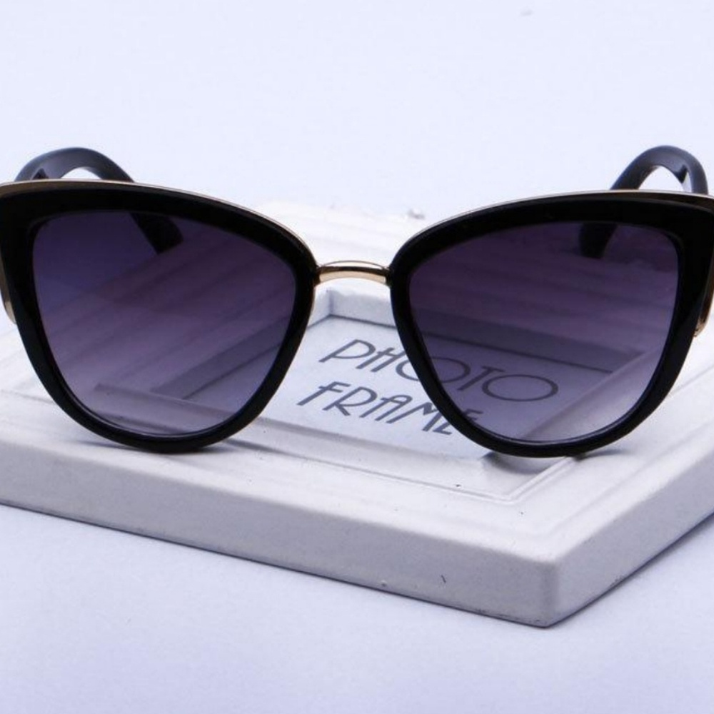 2/$20 RETRO  CAT EYE SUNGLASSES - Picture 3 of 5